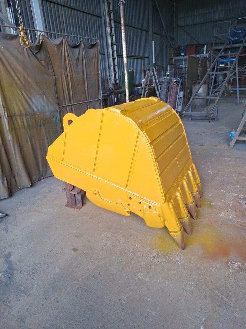 Rebuilt excavator bucket